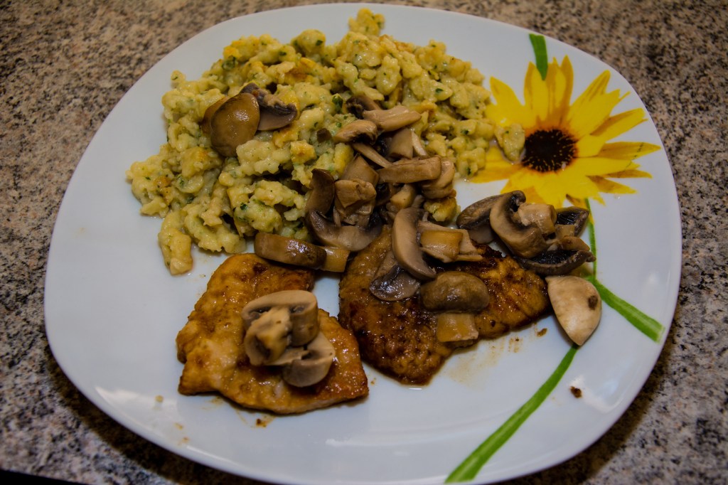 Champignonschnitzel mit Spätzle